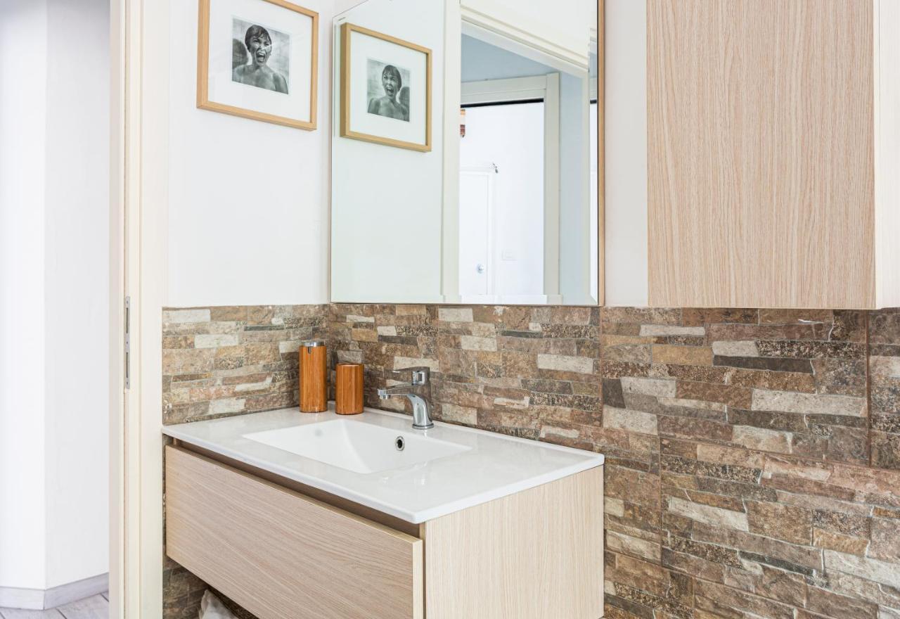 Spacious Retreat Steps From Lambrate Metro- Via Pacini Milan Luaran gambar